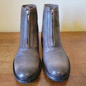 Frye Kelly front-zip bootie in grey leather, size 9M